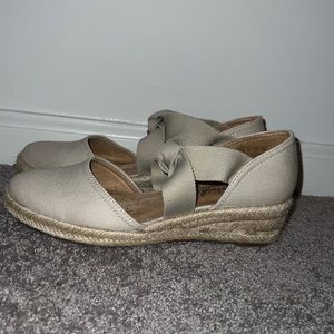 Platform sandals